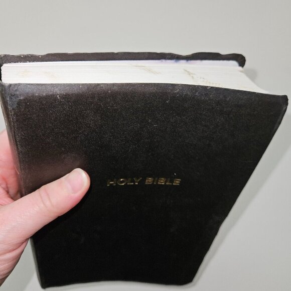VTG Holy Bible CSB Christian Standard Bible Holman Red Letter Edition 2018 - Picture 7 of 16